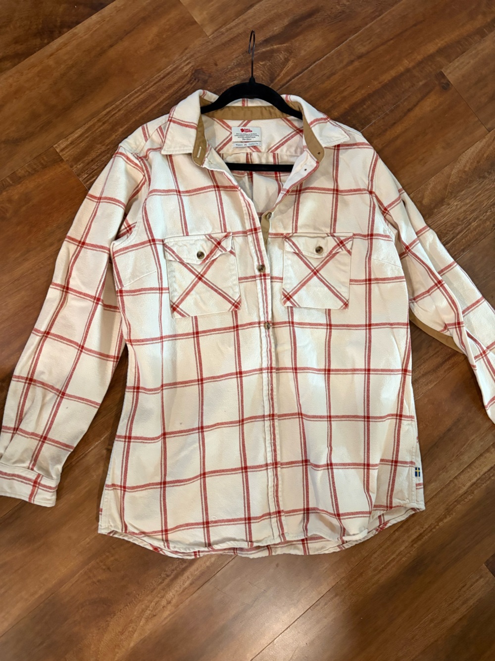 Fjall Raven Women's Cream and Red Plaid Shacket women’s XL 100% cotton